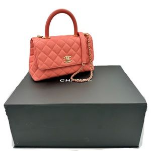 CHANEL Coco Handle Flap Bag in Coral Pink. Size Small
